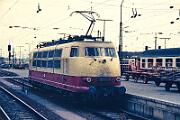 1986-25-046 Nürnberg Hbf 103 113 wartet auf einen neuen Intercity