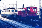 1987-31-028 Fulda Hbf 150 077 schleppt die 332 072.