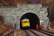 1990-78-078 Arnsberg Tunnelmesswagen 712 001 ist im Sauerland unterwegs