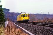 1990-78-085 Arnsberg Glösingen Tunnelmesswagen 712 001 ist im Sauerland unterwegs