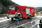 2001-013620 Brilon Wald Die Feuerwehr Brilon hat ein HLF 20/16 Schiene bekommen und übt damit am Elleringhauser Tunnel und im Bahnhof Brilon-Wald