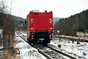 2001-013634 Brilon Wald Die Feuerwehr Brilon hat ein HLF 20/16 Schiene bekommen und übt damit am Elleringhauser Tunnel und im Bahnhof Brilon-Wald
