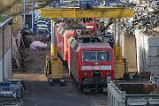 2018-04-07-666 Leverkusen Opladen Beim Bender in Leverkusen: 120 135, 120 156, 143 343, 143 557 und 143 863 warten auf ihr Ende.