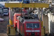 2018-04-07-669 Leverkusen Opladen Beim Bender in Leverkusen: 120 135, 120 156, 143 343, 143 557 und 143 863 warten auf ihr Ende.