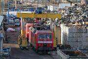 2018-04-07-673 Leverkusen Opladen Beim Bender in Leverkusen: 120 135, 120 156, 143 343, 143 557 und 143 863 warten auf ihr Ende.