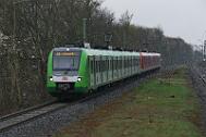 2019-04-04-015 Dortmund Kley 422 064 (rot) und 422 031 (grün)