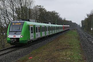 2019-04-04-016 Dortmund Kley 422 064 (rot) und 422 031 (grün)