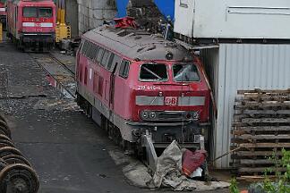 2019-04-27-810 Leverkusen Opladen 111 051, 112 127 und 218 440 warten beim Bender auf ihr Schicksal.