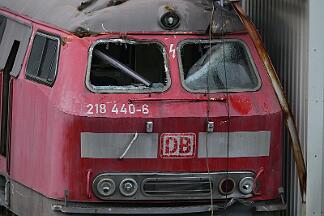 2019-04-27-815 Leverkusen Opladen 111 051, 112 127 und 218 440 warten beim Bender auf ihr Schicksal.