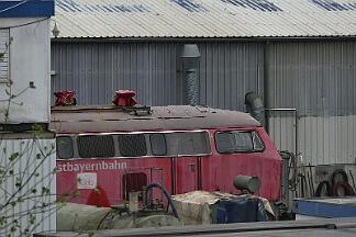 2019-04-27-816 Leverkusen Opladen 111 051, 112 127 und 218 440 warten beim Bender auf ihr Schicksal.