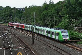 2019-06-20-009 Dortmund Dorstfeld 422 009 (grün) und 422 070,