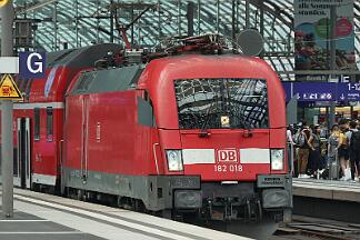 2019-08-05-022 Berlin Hbf 182 018