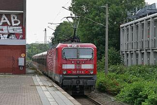 2019-08-16-006 Bochum Hbf 143 853 fährt morgens den letzten Verstärker nach Bochum.