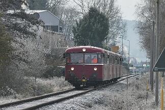 2019-12-01-011 Sundern Schienenbus-Sonderzug, bestehend aus 796690, 796802, 996299, 996309, 996748, auf der Röhrtalbahn.