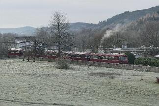 2019-12-01-017 Sundern Stemel Schienenbus-Sonderzug, bestehend aus 796690, 796802, 996299, 996309, 996748, auf der Röhrtalbahn.