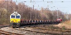 2022-03-15-020 Bochum Riemke Der Hohenlimburger mit 077 025 und 187 146 am Schluss.