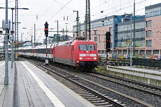 2025-01-03-009 Dortmund Hbf 101 068 mit EC9