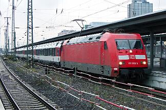 2025-01-03-012 Dortmund Hbf 101 068 mit EC9