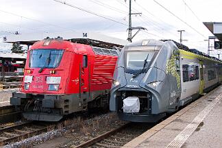2025-01-27-046 Nürnberg Hbf 102 005 mit München-Nürnberg-Express,rechts 1483 218