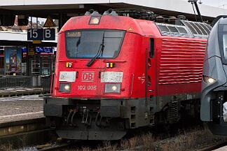 2025-01-27-047 Nürnberg Hbf 102 005 mit München-Nürnberg-Express