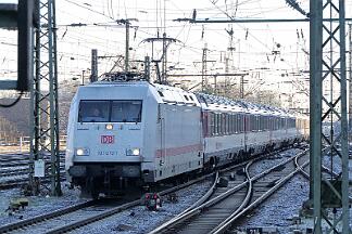 2025-02-01-003 Dortmund Hbf 101 013 mit EC9