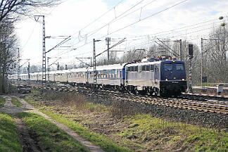2025-02-08-006 Dortmund Somborn 115 261 mit DZ 28998 Stuttgart - Dortmund Signal-Iuna-Park.