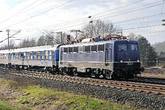 2025-02-08-007 Dortmund Somborn 115 261 mit DZ 28998 Stuttgart - Dortmund Signal-Iuna-Park.