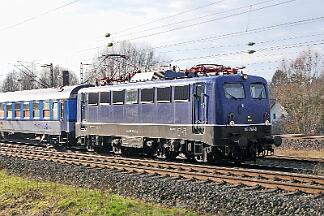 2025-02-08-008 Dortmund Somborn 115 261 mit DZ 28998 Stuttgart - Dortmund Signal-Iuna-Park.