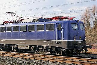 2025-02-08-009 Dortmund Somborn 115 261 mit DZ 28998 Stuttgart - Dortmund Signal-Iuna-Park.