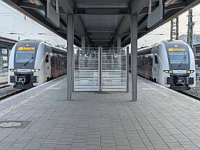 2025-02-10-011 Dortmund Hbf 462 006 und 462 043 (rechts)