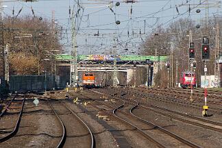 2025-03-08-005 Dortmund Mengede Sonderzug mit 218 137 nach Winterberg.