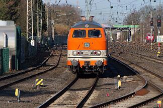 2025-03-08-011 Dortmund Mengede Sonderzug mit 218 137 nach Winterberg.