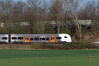 2025-03-28-002 Dortmund Somborn 462 076 als RE 4 nach Dortmund.
