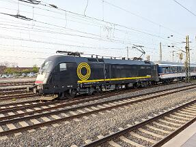 2025-04-12-002 Dortmund Hbf 185 505 vor RE 3-Ersatzzug.