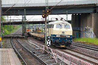 2025-04-18-010 Dortmund Marten Süd 218 466 im Bauzugdienst.