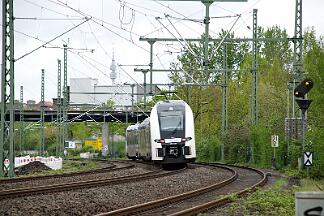2025-04-18-039 Dortmund Hafen 462 085 auf Leerfahrt.
