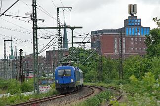 2025-05-22-001 Dortmund Hafen 182 523 mit RE 3-Ersatzzug