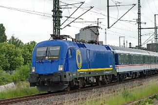 2025-05-22-003 Dortmund Hafen 182 523 mit RE 3-Ersatzzug
