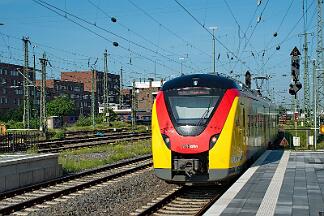 2025-06-17-044 Dortmund Hbf 1440 152 als RE 34 nach Siegen