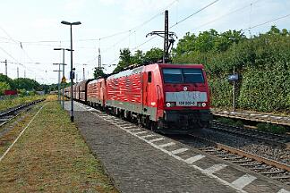 2025-07-14-101 Bonn Mehlem 189 089 und eine unbekannte 189 Richtung Süden.