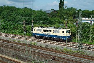 2025-07-15-004 Dortmund Marten Süd 111 174 auf dem Weg Richtung Bochum.