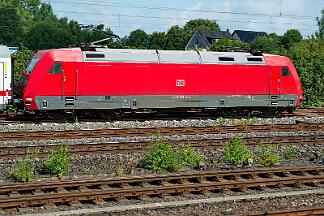 2025-07-15-007 Dortmund Marten Süd 101 030 zieht IC 2155 nach Gera.