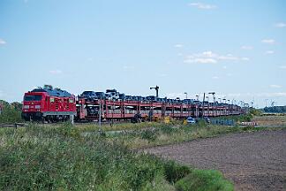 2025-08-18-088 Emmelsbüll Lehnshallig 245 021 nach Westerland.
