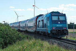 2025-08-18-104 Emmelsbüll Lehnshallig 245 210 mit einer Dosto-Garnirtur nach Hamburg-Altona.