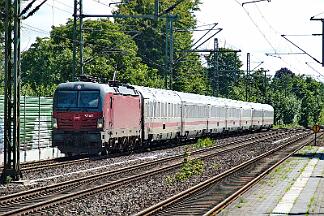 2025-08-20-008 Schleswig DSB 3240 mit EC nach Kopenhagen.