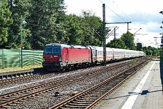 2025-08-20-009 Schleswig DSB 3240 mit EC nach Kopenhagen.