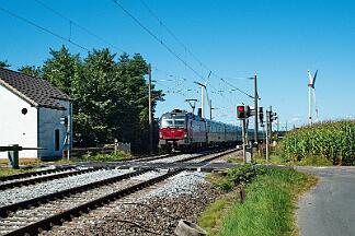2025-08-20-022 Jübek DSB 3208 mit EC nach Hamburg,