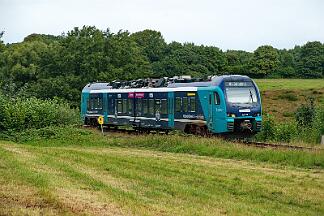 2025-08-22-006 Süderbrarup 526 038 Richtung Schleibrücke.