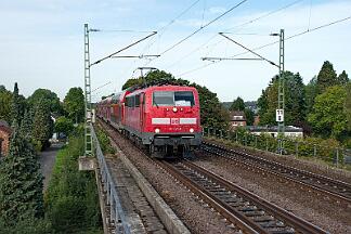 2025-09-24-018 Dortmund Oespel Umgeleiteter TRI RE11-Ersatzzug mit 111 131 nach Hamm.