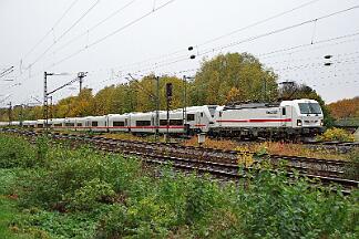 2025-11-01-027 Dortmund Somborn 193 440 zieht ICE 1149 von Düsseldorf nach Berlin. 193 448 schiebt. Es handelt sich um die zweite Fahrt des ICE-L mit Fahrgästen an Bord.